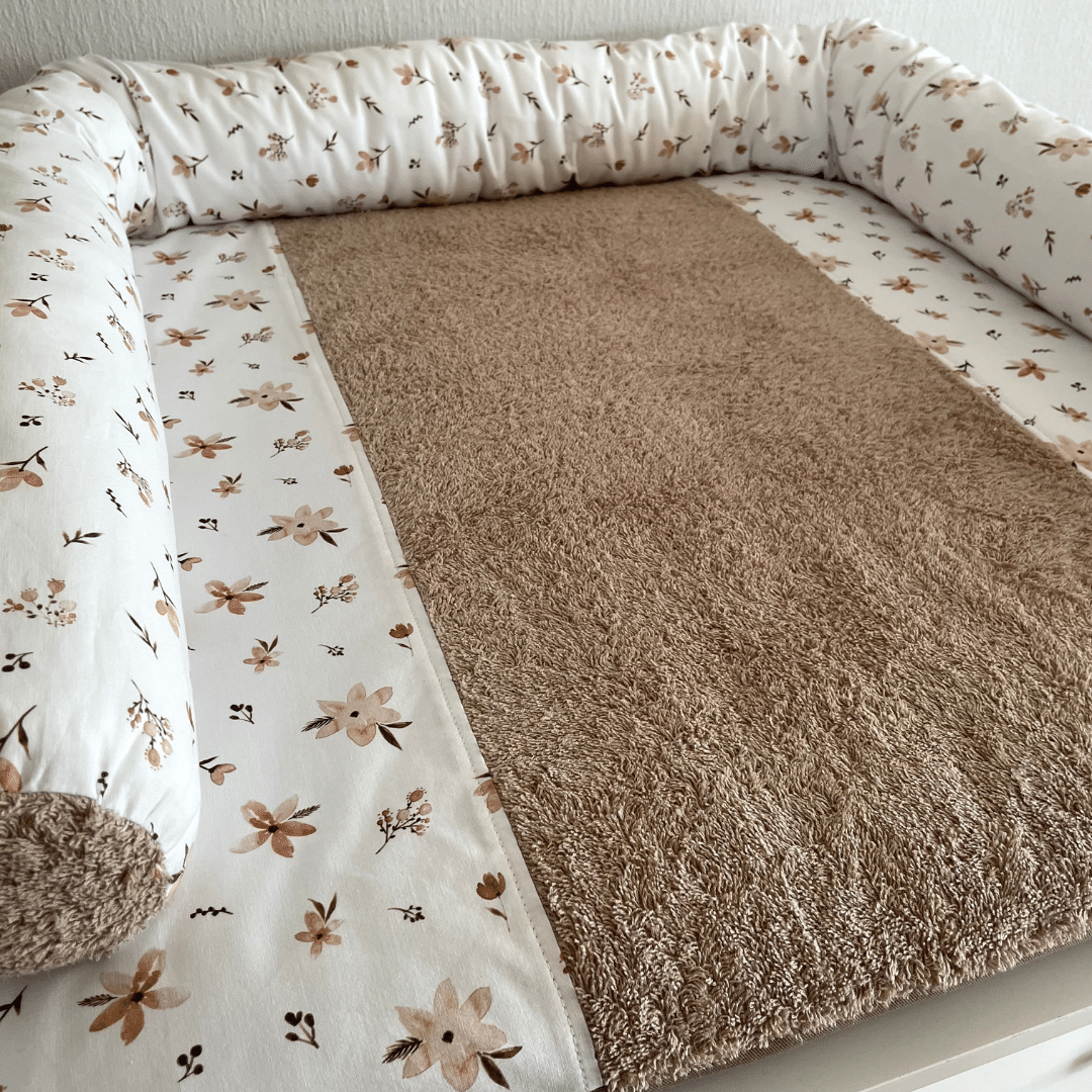Wickelauflage mit Bezug - Braune Blumen